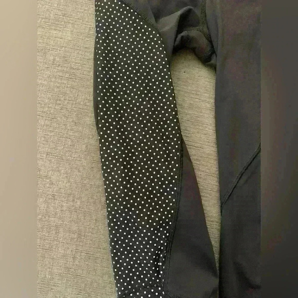 Lululemon Cropped leggings. - Picture 2 of 7